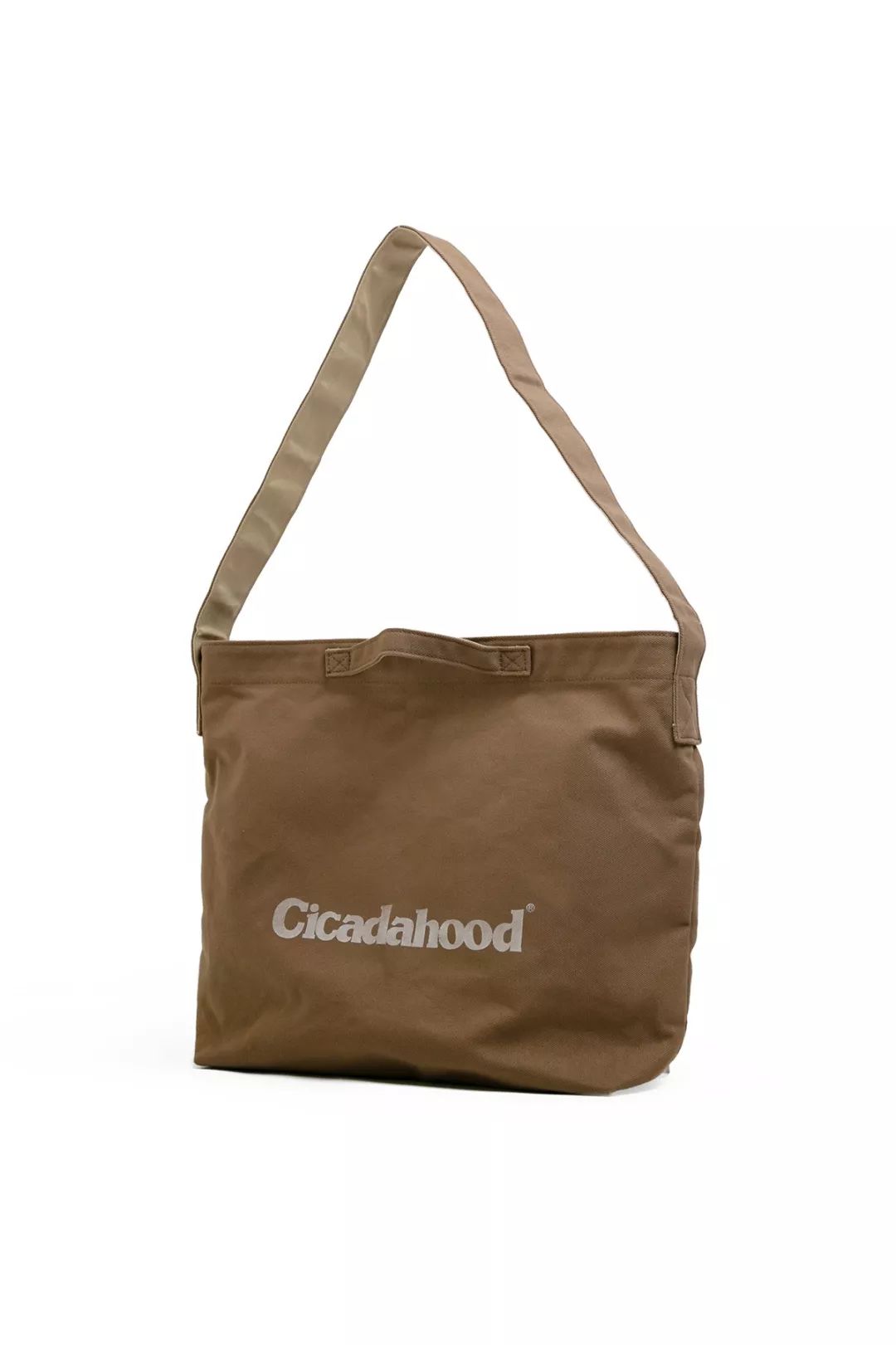 透支信用卡的女孩子,透支买奢侈品的女人