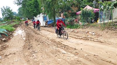 高考后老师带11名学生骑行1800多公里校长忧心忡忡