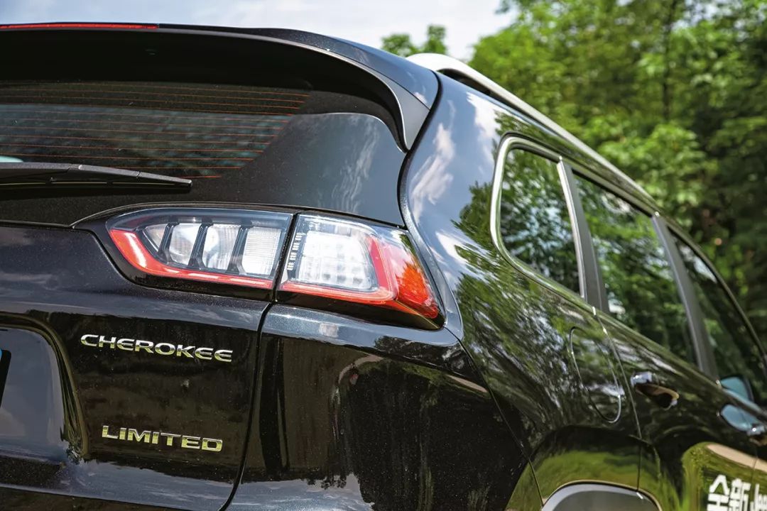 2020款jeep自由光试驾,jeep性能版自由光