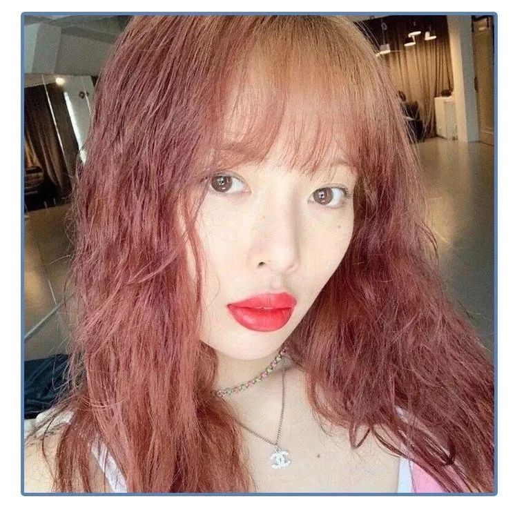 泫雅丰唇后颜值下跌?!但大家都爱这样的“香肠嘴”啊