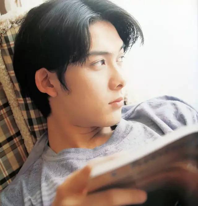 这个曾经惊艳亚洲的18岁少年,是多少人心中的白月光