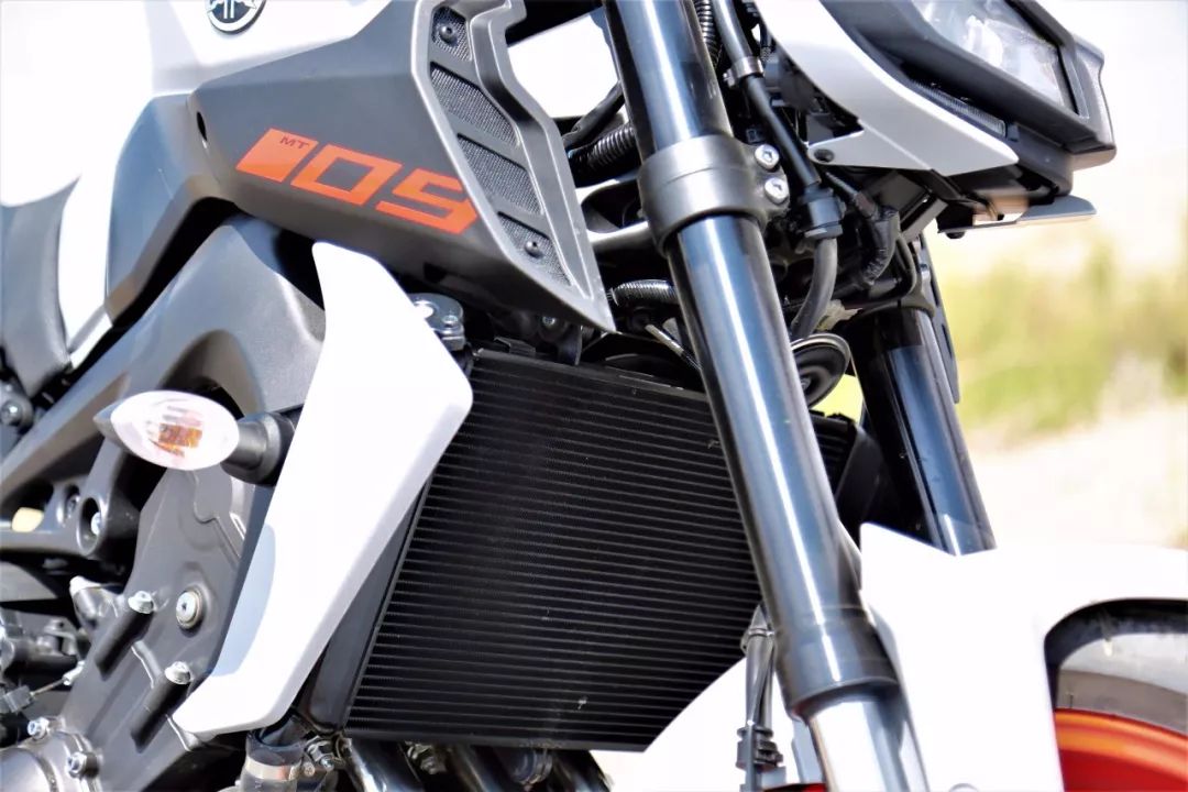 雅马哈mt-09试驾视频,试驾雅马哈MT-01