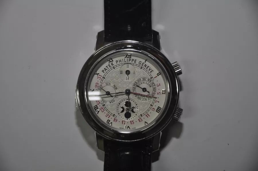 原价几十万手表现在卖1万多,价值千万的手表被拍卖