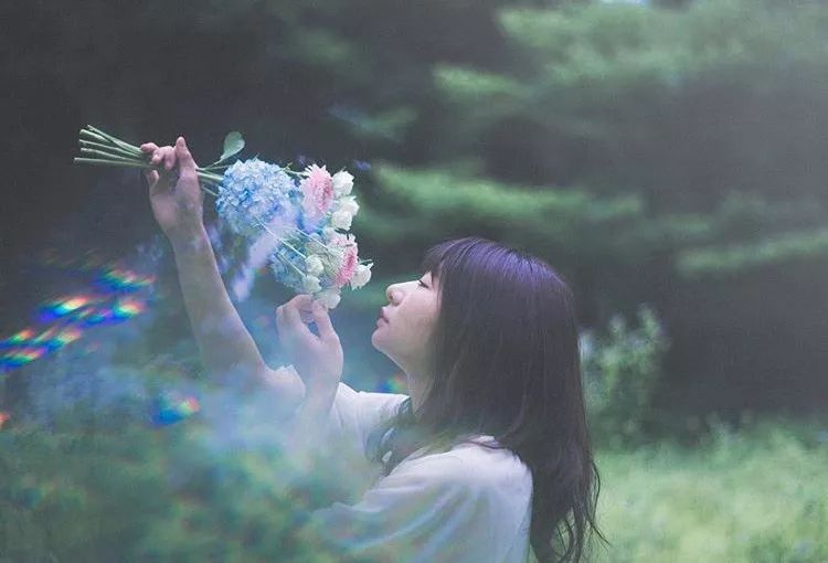 这样拍背影真的太好看了,怎样拍侧脸好看霸气