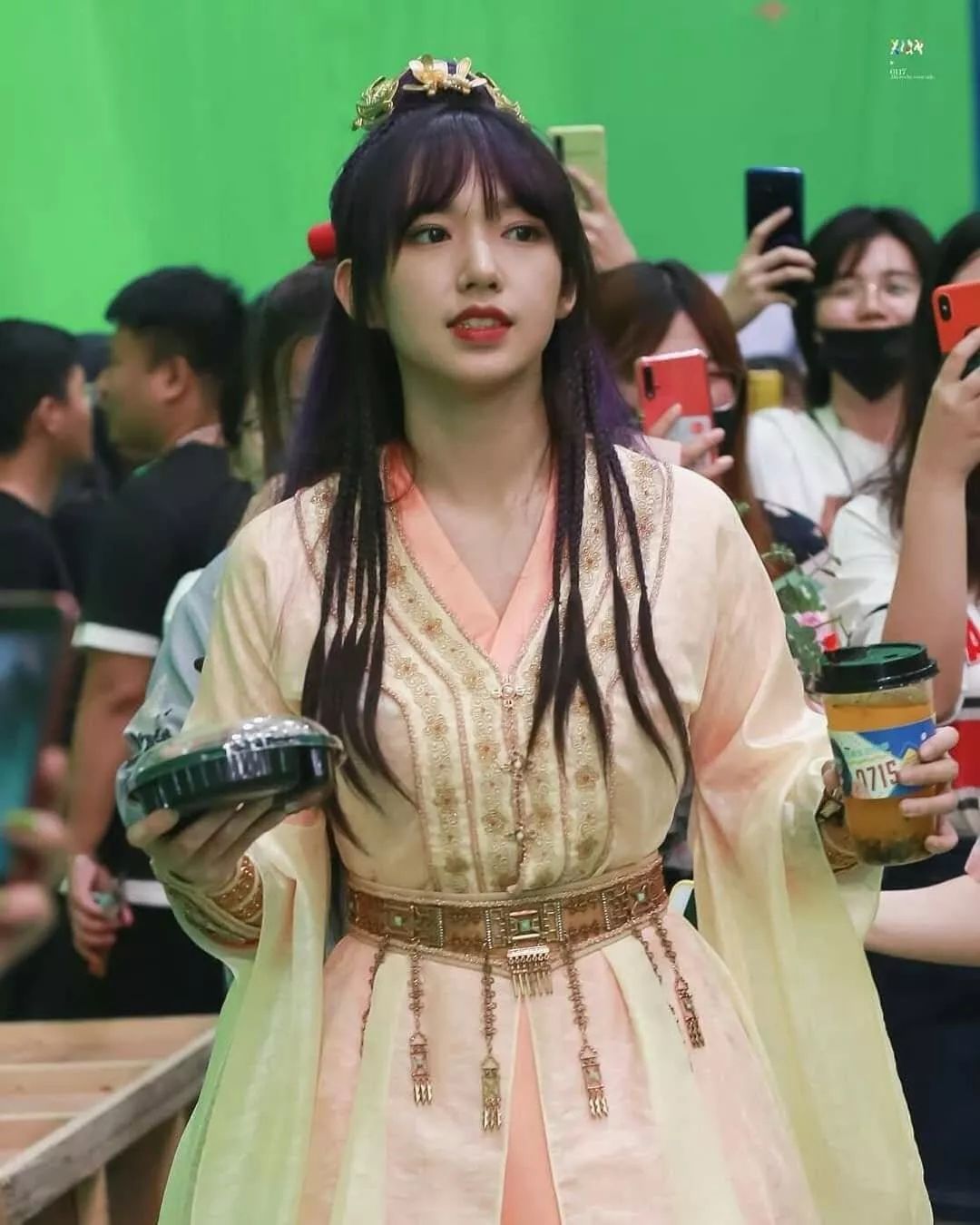 程潇头发颜色好看,程潇头发颜色粉