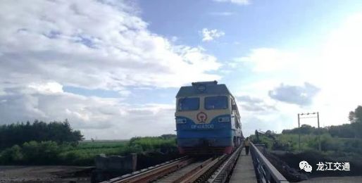 黑龙江铁路部门全力抢修水害断道,哈铁林密铁路线水害区段恢复开通