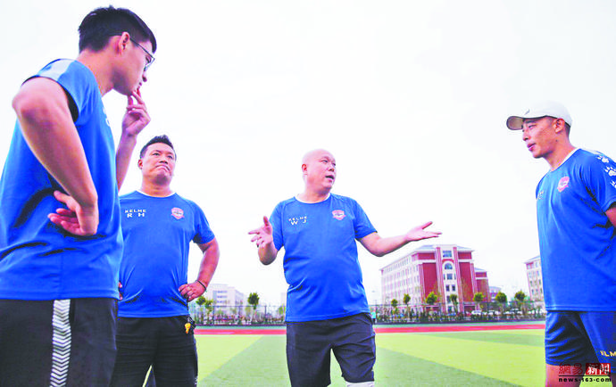 淄博足球运动员王健,王健足球教练简介