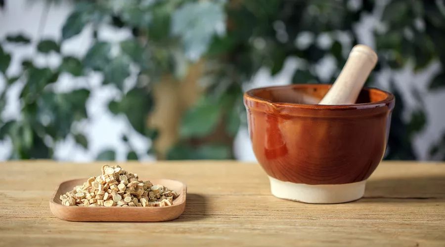 屁股痒肛裂怎么治疗,屁股干裂是肛裂吗