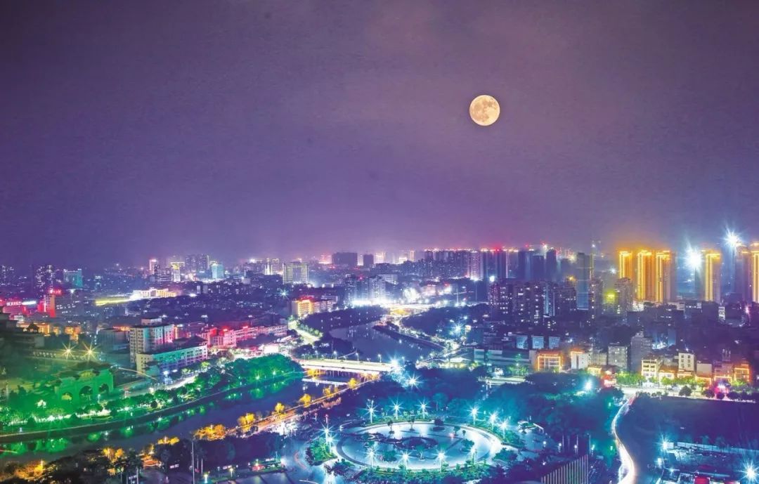 城市蝶变带来生活之美！玉林这家企业15年来，要干这件大事