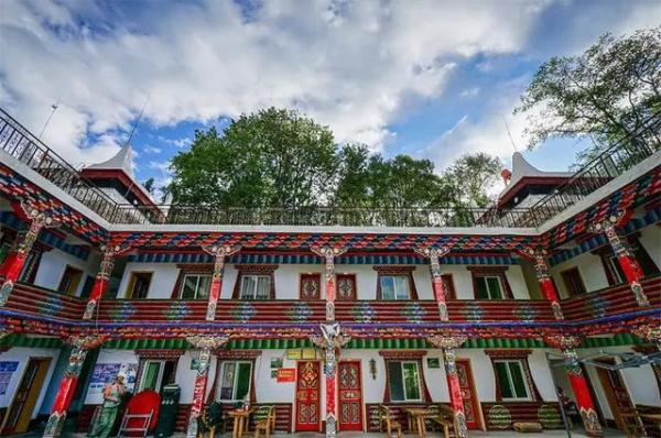 暑假游稻城亚丁多少钱,暑假稻城亚丁全国性免费开放