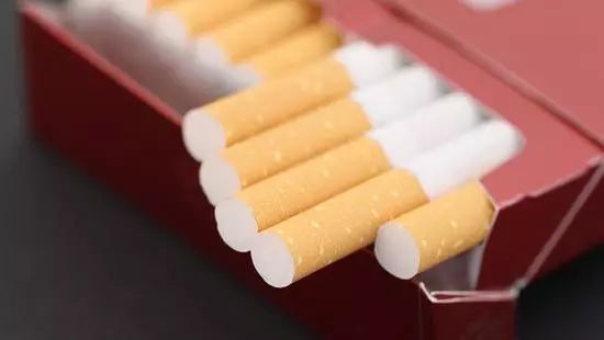 水很深！蔡英文随从*私走**9800条香烟，留给台湾社会三大谜团