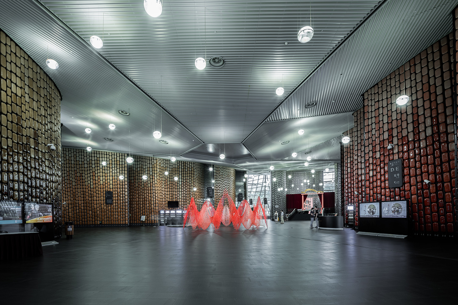 WutopiaLab俞挺工作室丨RedLaLaLand艺术装置