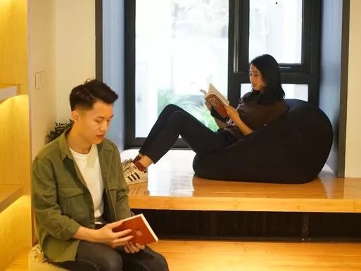 都上央视了！大学校园书店怎么突然这么火？