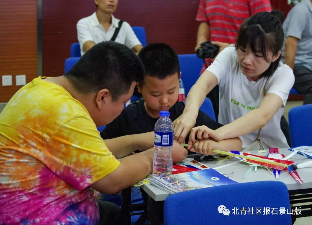 看小朋友玩大颗粒乐高积木,看小朋友玩大颗粒拼装