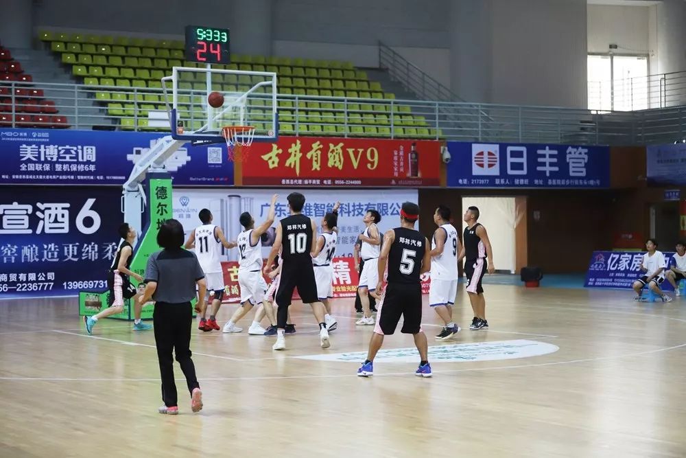 篮球赛第9天：白帽险胜公安，开发区大胜驾协