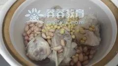 催乳食谱猪蹄汤,孕妇催乳猪脚汤