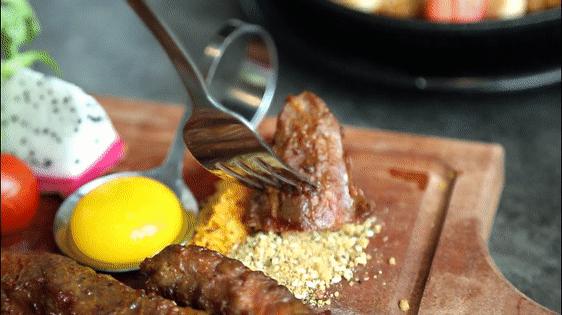 等了3年，这家神店终于开进东区，西餐+中餐+泰餐…1秒吃出国际感