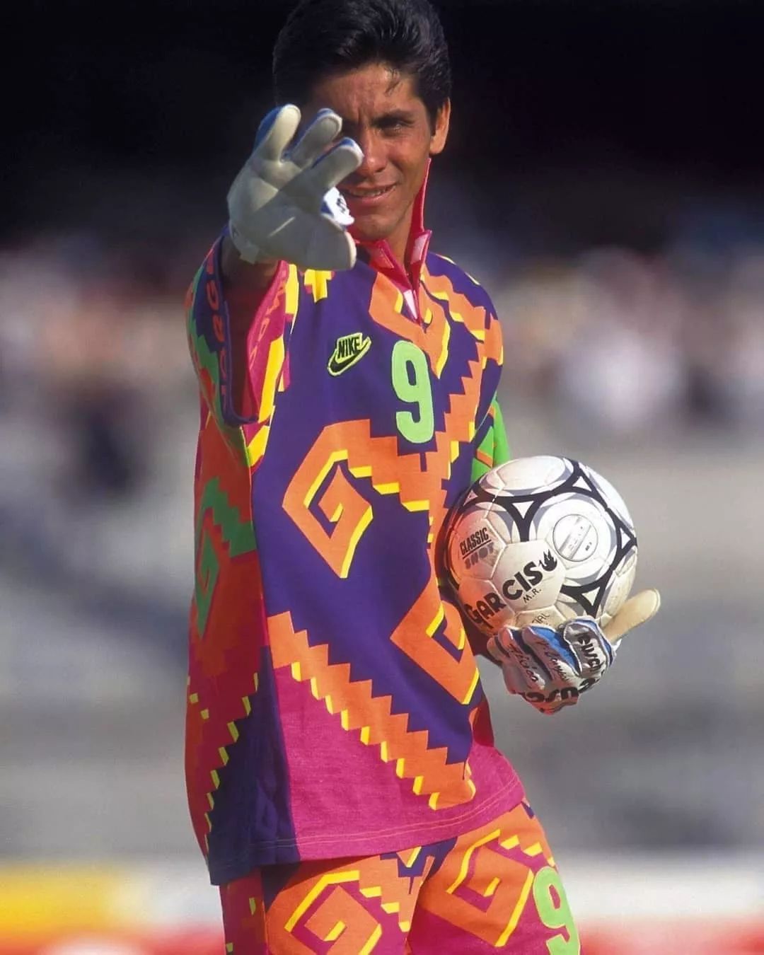 足球衣潮流设计,足球衣风格穿搭