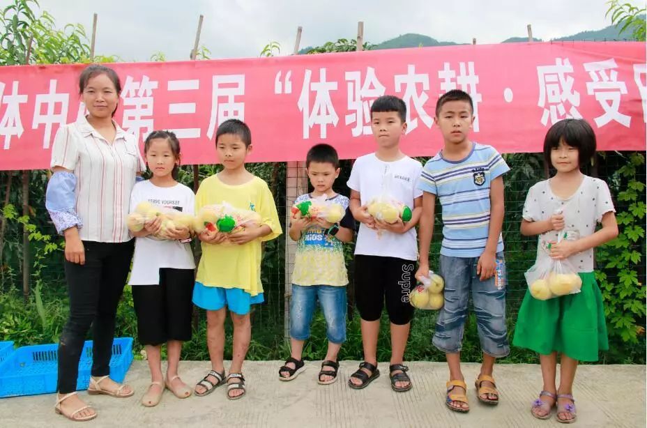 购购购！今天这里超热闹