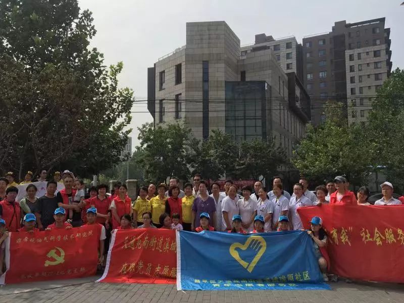 热闹过年绘画,社区组织的绘画活动