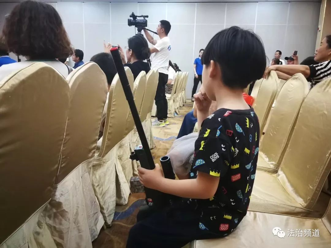 华夏欢乐诵鸣笛启航——郑州站