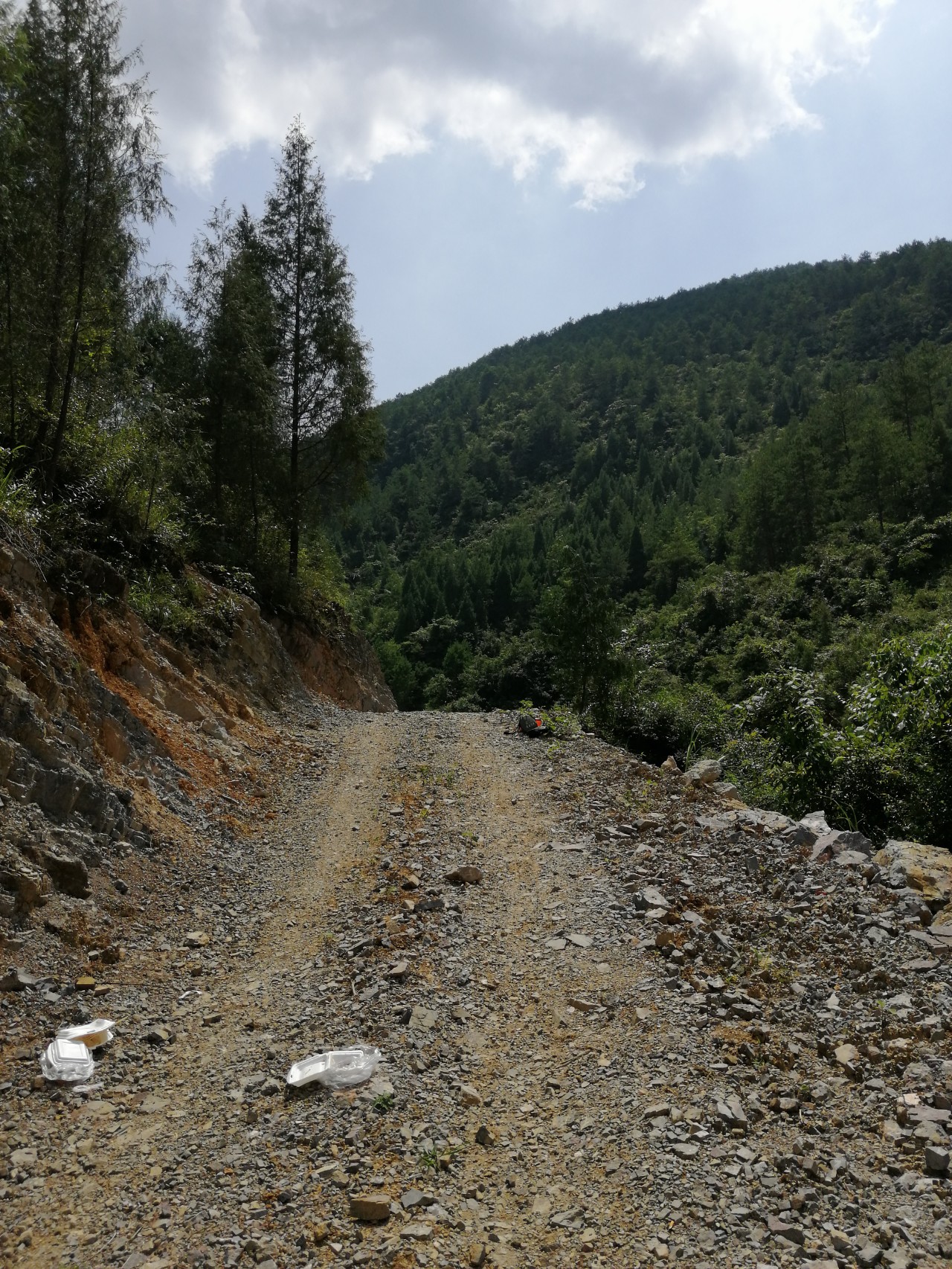 冷饭剩菜不为奇，百里奔袭只为快乐而渔