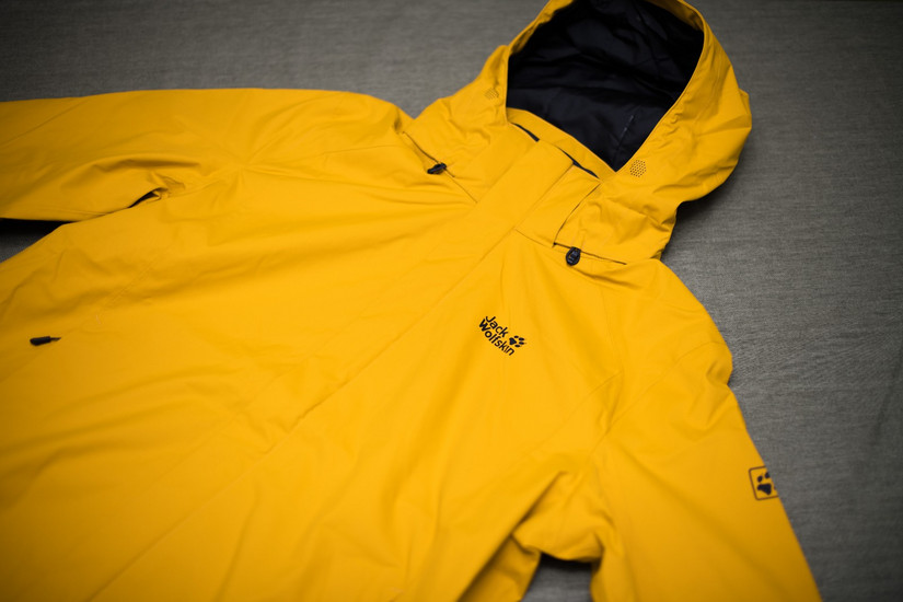 性价比高的防水超薄冲锋衣评测,狼爪防风防水冲锋衣