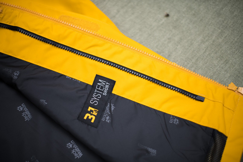 冲锋衣透气防水最好的是哪一款,2024年最火的冲锋衣防水防风透气