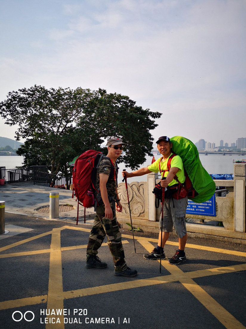 雪峰冰川雪莲草甸十分的激动八分憾——2019年7月环博格达纪实