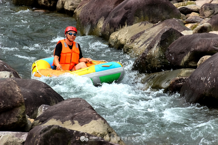 安吉高铁站到浙北漂流乘车,周末去安吉浙北大峡谷漂流人多吗