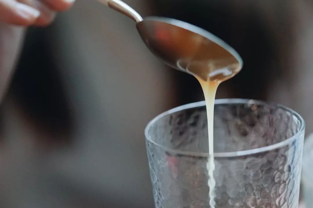 网购越南土特产|炼奶冰咖法包猪肝酱扎肉春卷虾片，一个下午茶全都拥有