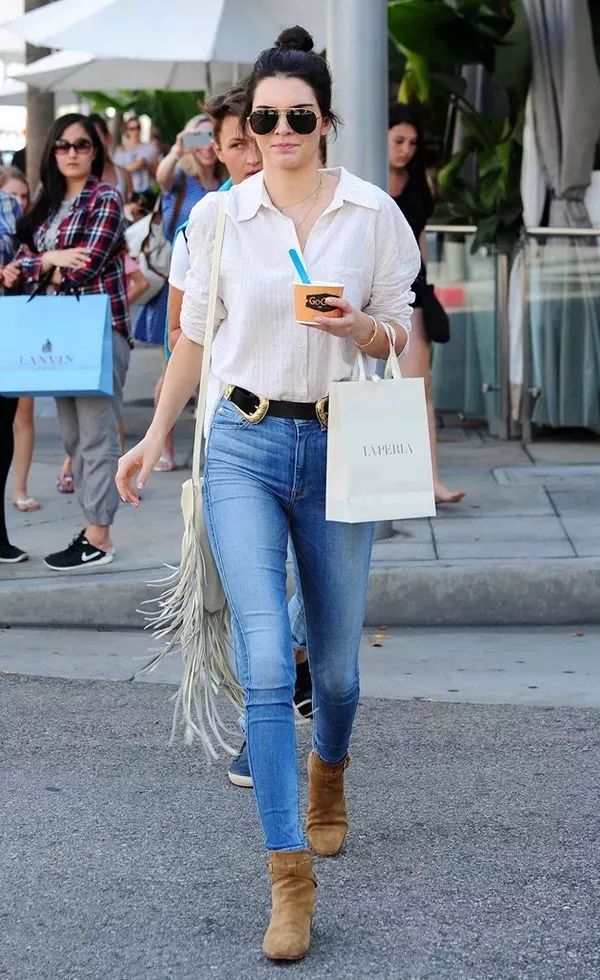 所谓的高级感就是越简单越高级,极简的高级感是极致的