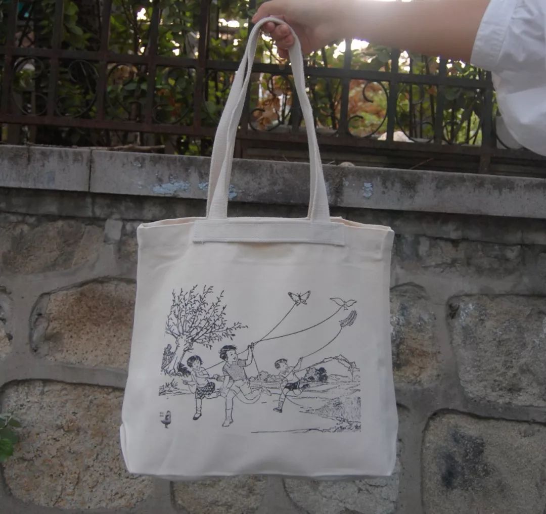 你与时尚只差一步的包包,你与时尚只差一个编织包的距离