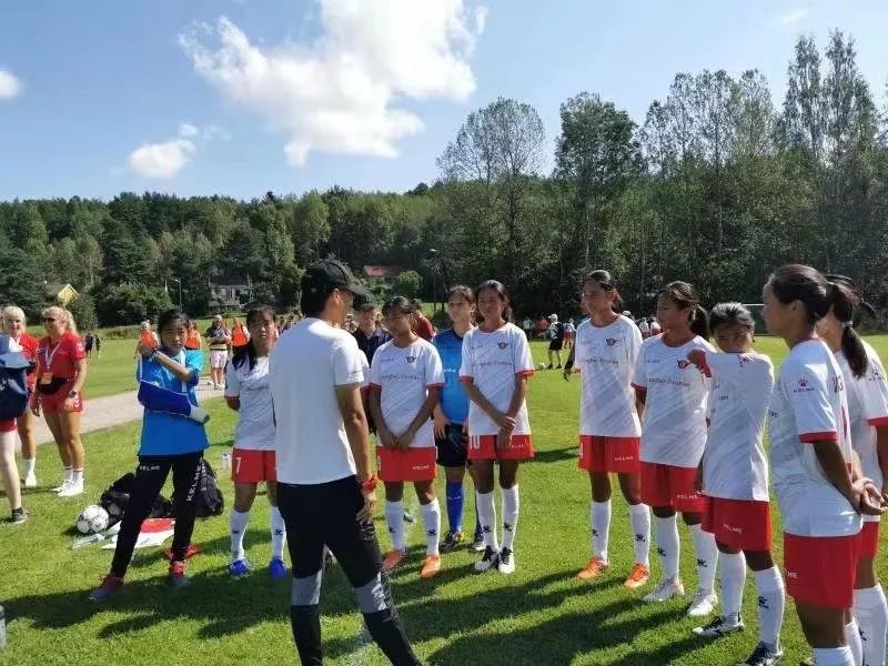 在挪威!金山这群小姑娘获得了这项国际赛事的亚军!