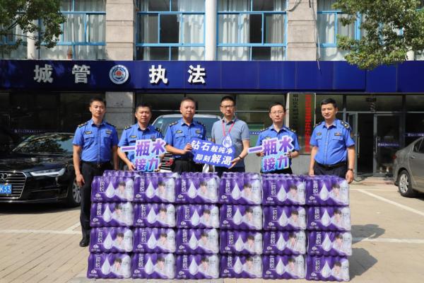 纯悦矿泉水一瓶1.5升,纯悦矿泉水送水杯