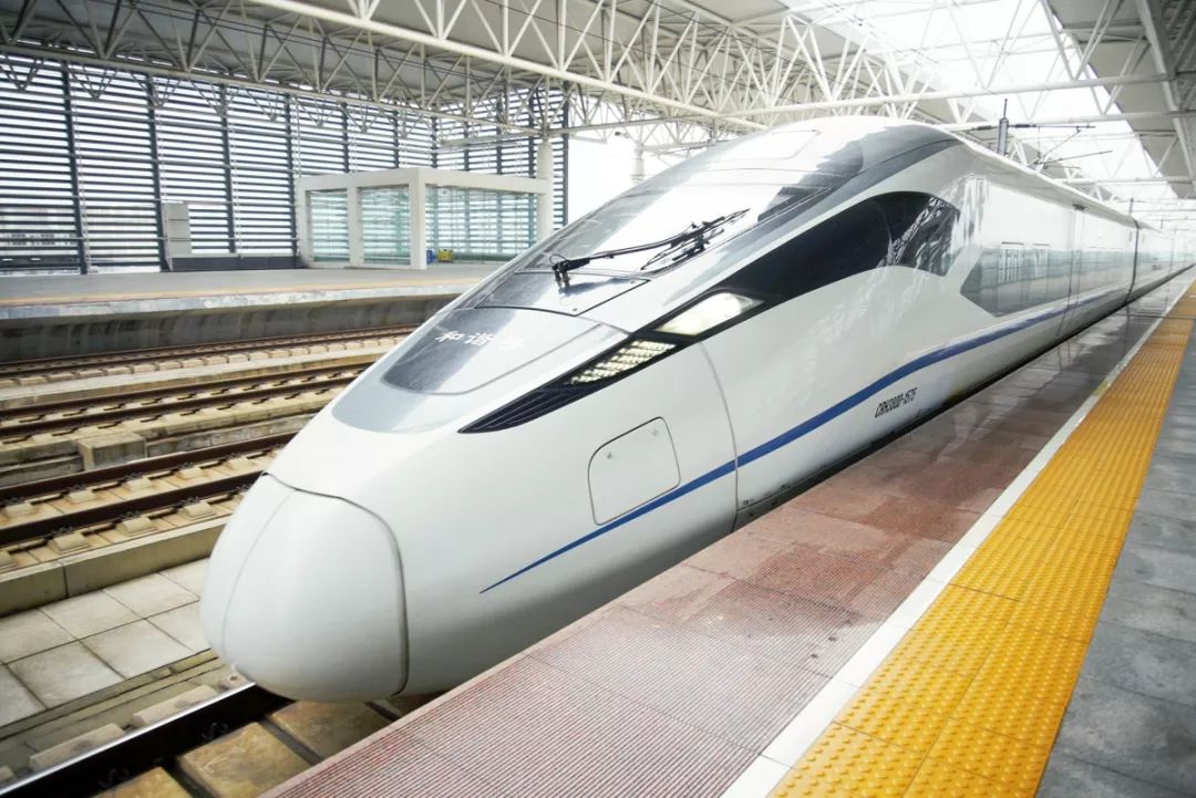 最新提醒中秋假期火车票明起开售,国庆节火车票周日开抢