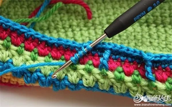 彩色毛线编织：教你钩一双民族风居家室内鞋（详细图文教程）