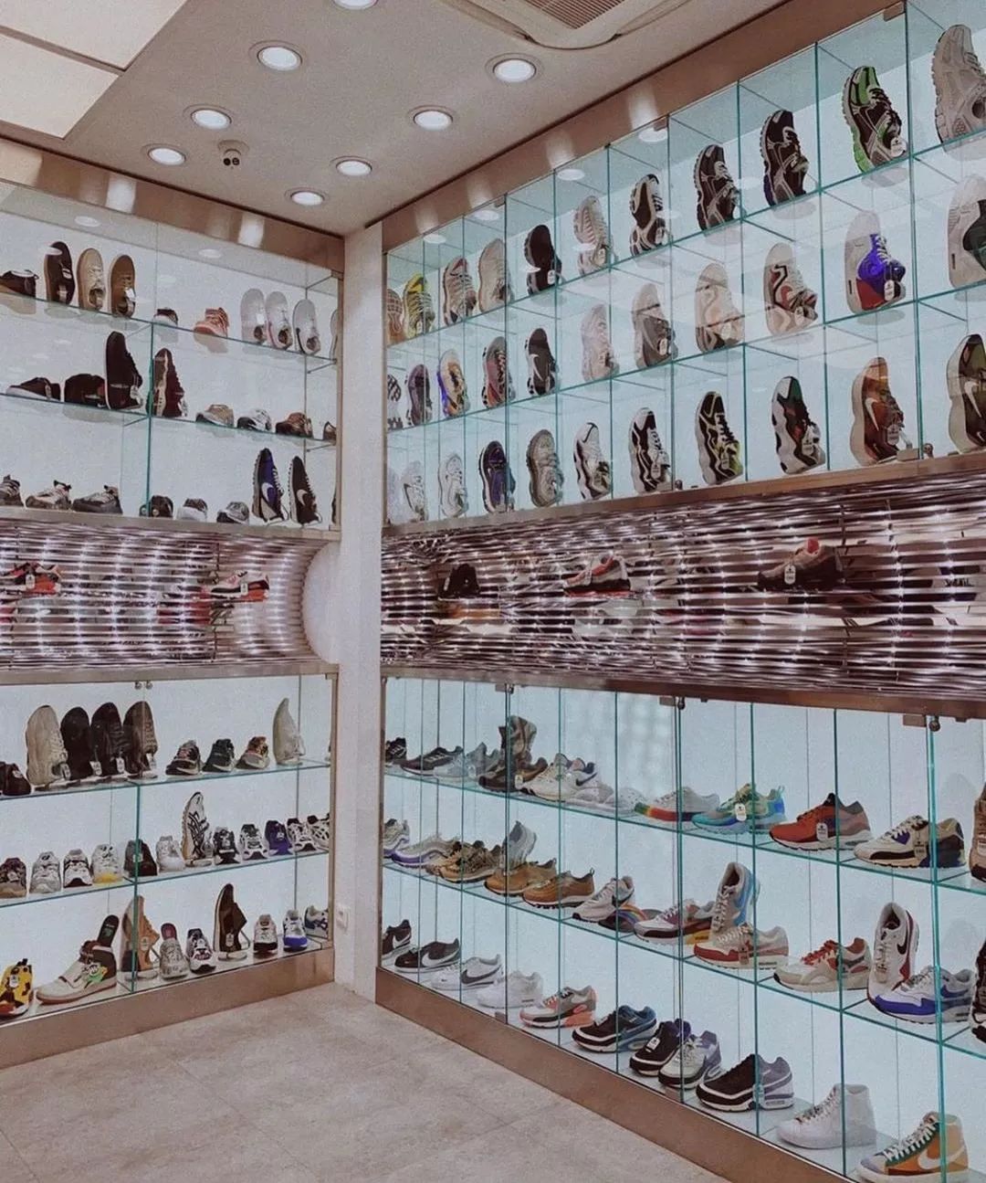 巴黎买潮鞋,寻潮专卖店