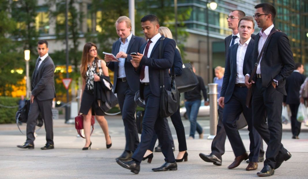 比邻黑石集团，聚集各路精英，在金融城呼风唤雨的UVIC招聘了