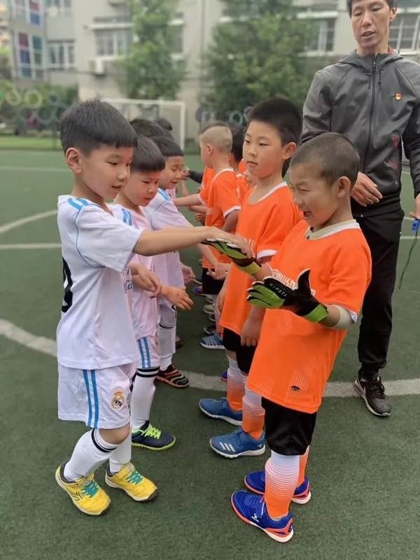 全国首批足球特色幼儿园,幼儿园获评全国足球特色幼儿园