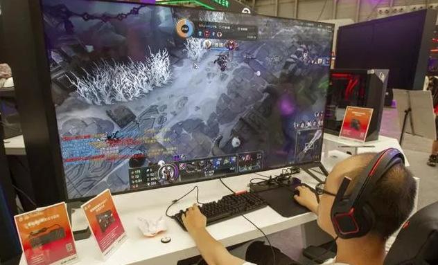 32岁男子突发心梗一个月以后离世,27岁男子突发心梗