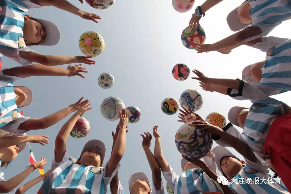 「足球倾城·大连青训模式探索之五」大连中山区白云小学，将足球文化足球文化渗透进校园建设的血液中