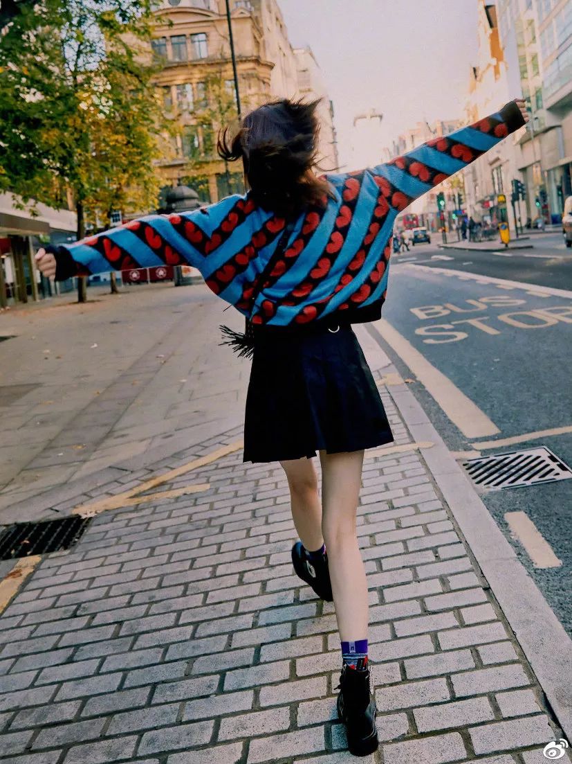 杨幂同款粉色袜子最新款,杨幂同款黑透肤打底袜夏天