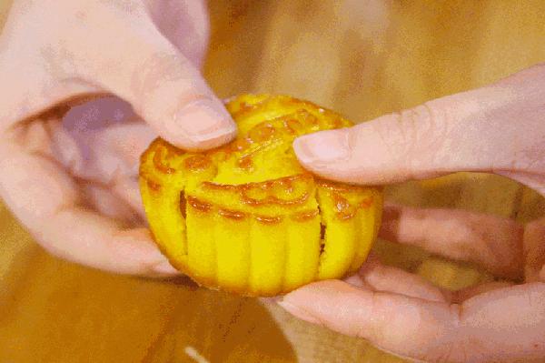 两个月饼将他“送”进ICU，多器官功能衰竭！医生：月饼可不能这样吃