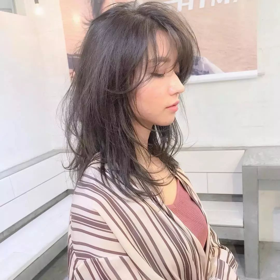 四款专属秋冬的慵懒发型,秋冬新款慵懒风宽松温柔