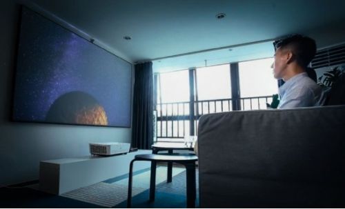 海信的激光电视好还是液晶电视好,100寸选激光电视还是液晶电视