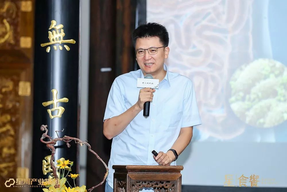 热心肠先生经历,热心肠先生