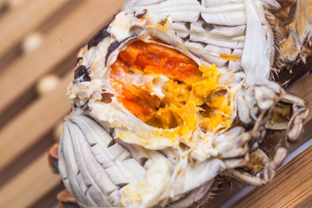 大闸蟹为什么这么好吃,大闸蟹公好还是母好吃