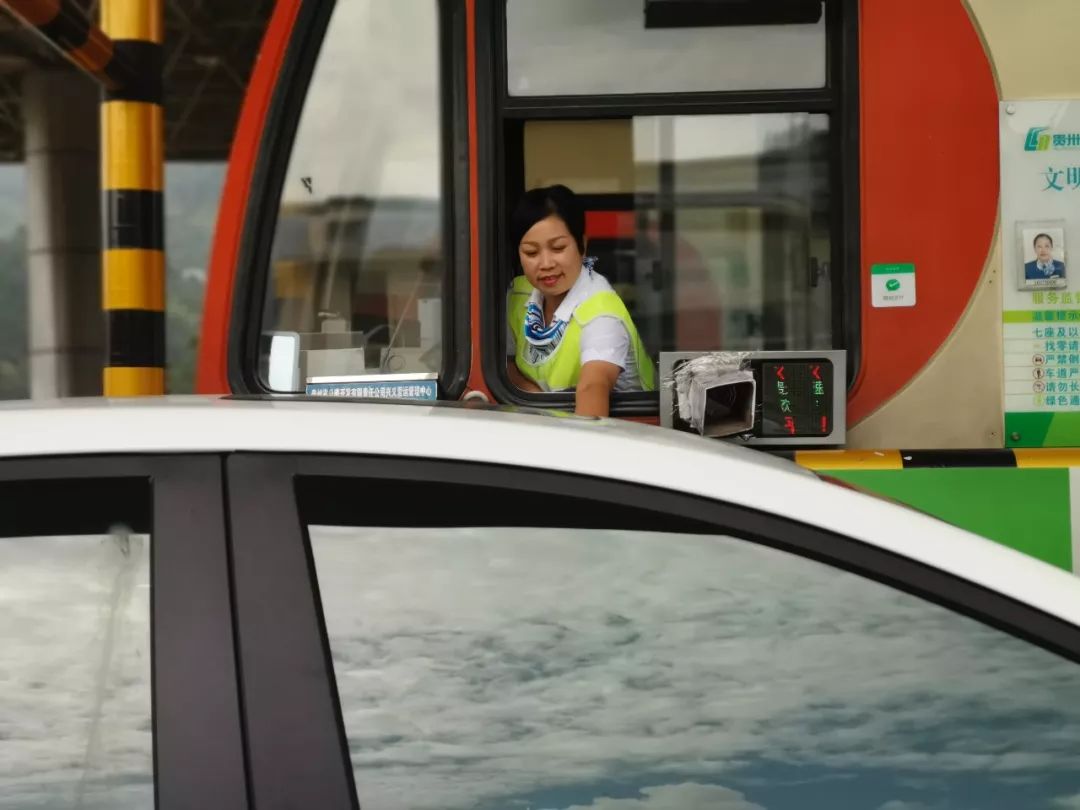 中秋快乐有你就团圆,中秋节快乐有我陪你