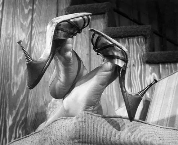 娇嫩双足|堪比“换皮术”的逆天足膜！让双脚像剥鸡蛋壳一样轻松换新皮！60分钟还你柔嫩美足